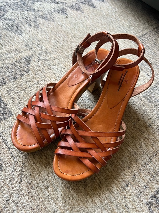 American Eagle Outfitters Shoes - American Eagle Outfitters Women's Brown Strappy Leather Sandal Heels sz 9